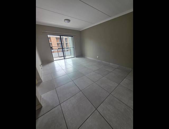 2 BEDROOM PROPERTY TO RENT IN BRENTWOOD PARK